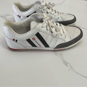 Alpine Swiss men sneakers  size 9
